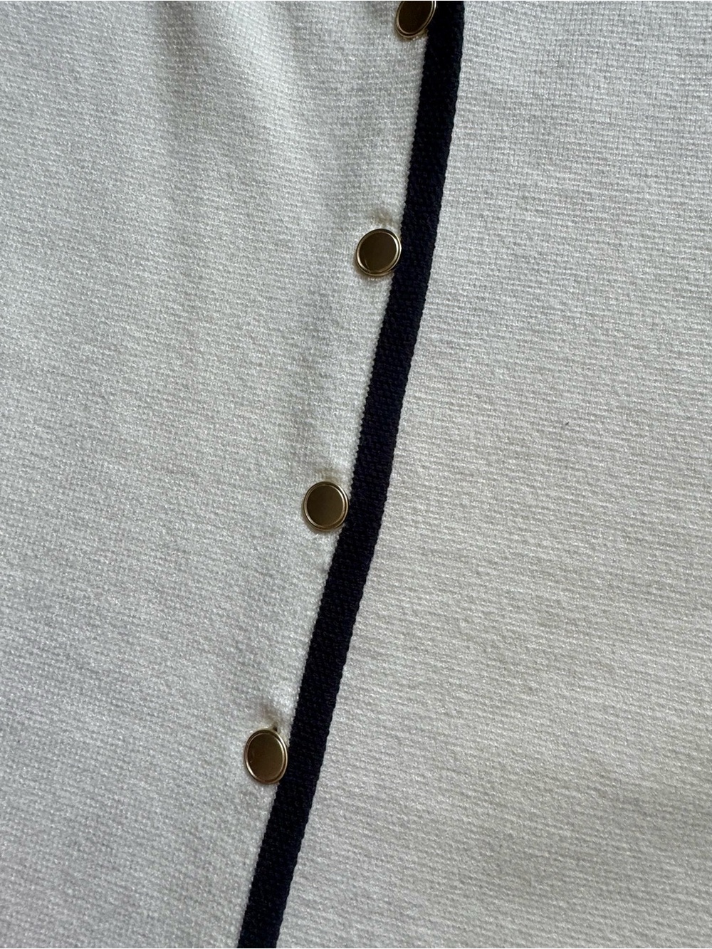 Abercrombie & Fitch Cream Sleeveless Button-Front Vest with Black Trim - Picture 7 of 8